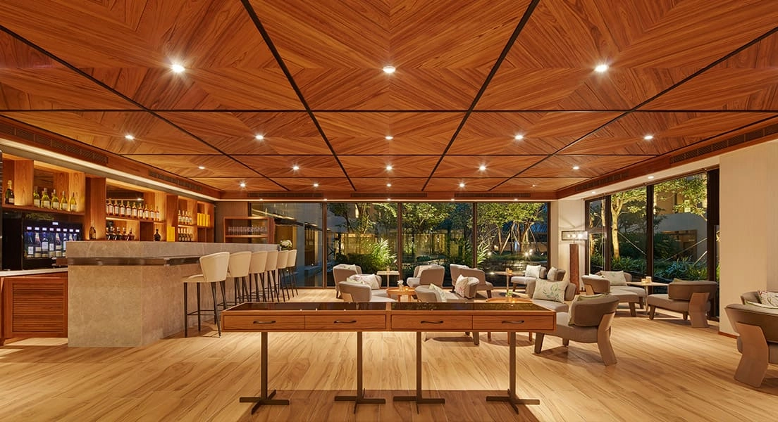 宜蘭力麗威斯汀 CAFÉ LOUNGE 咖啡酒吧：導入 Tesla Powerwall 實現毫秒級備援，確保咖啡機與情境照明在斷電時維持五星級服務